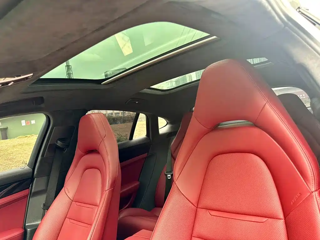 Фото 15 - Porsche Panamera