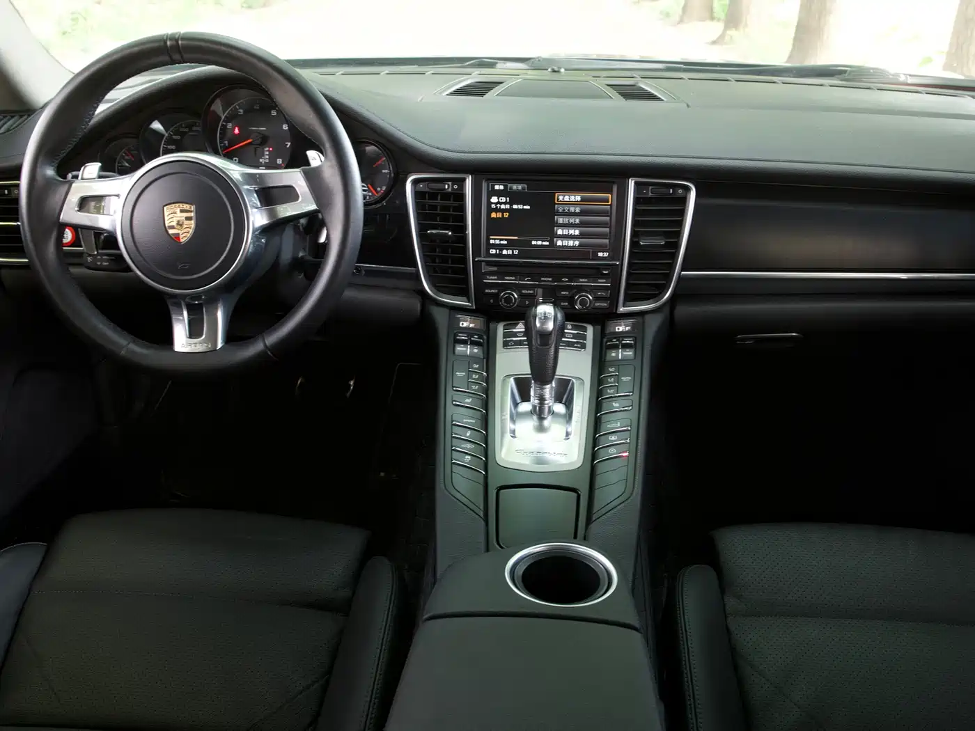 Фото 8 - Porsche Panamera