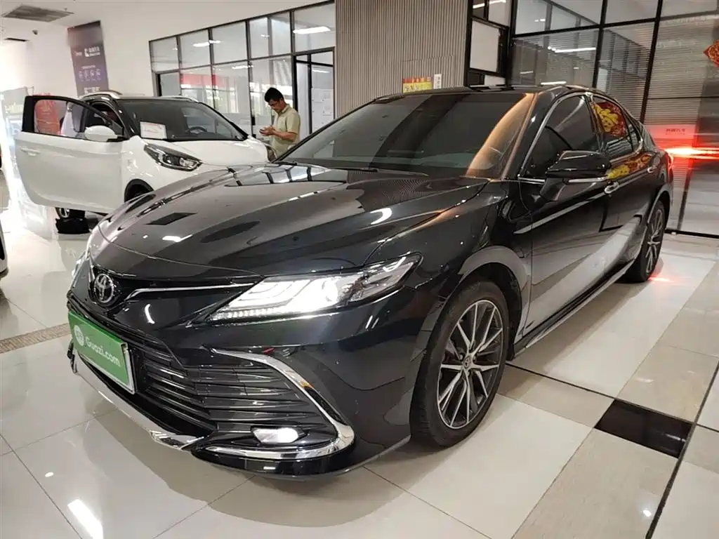 Toyota Camry 2023 2.5G Luxury Edition фото 2