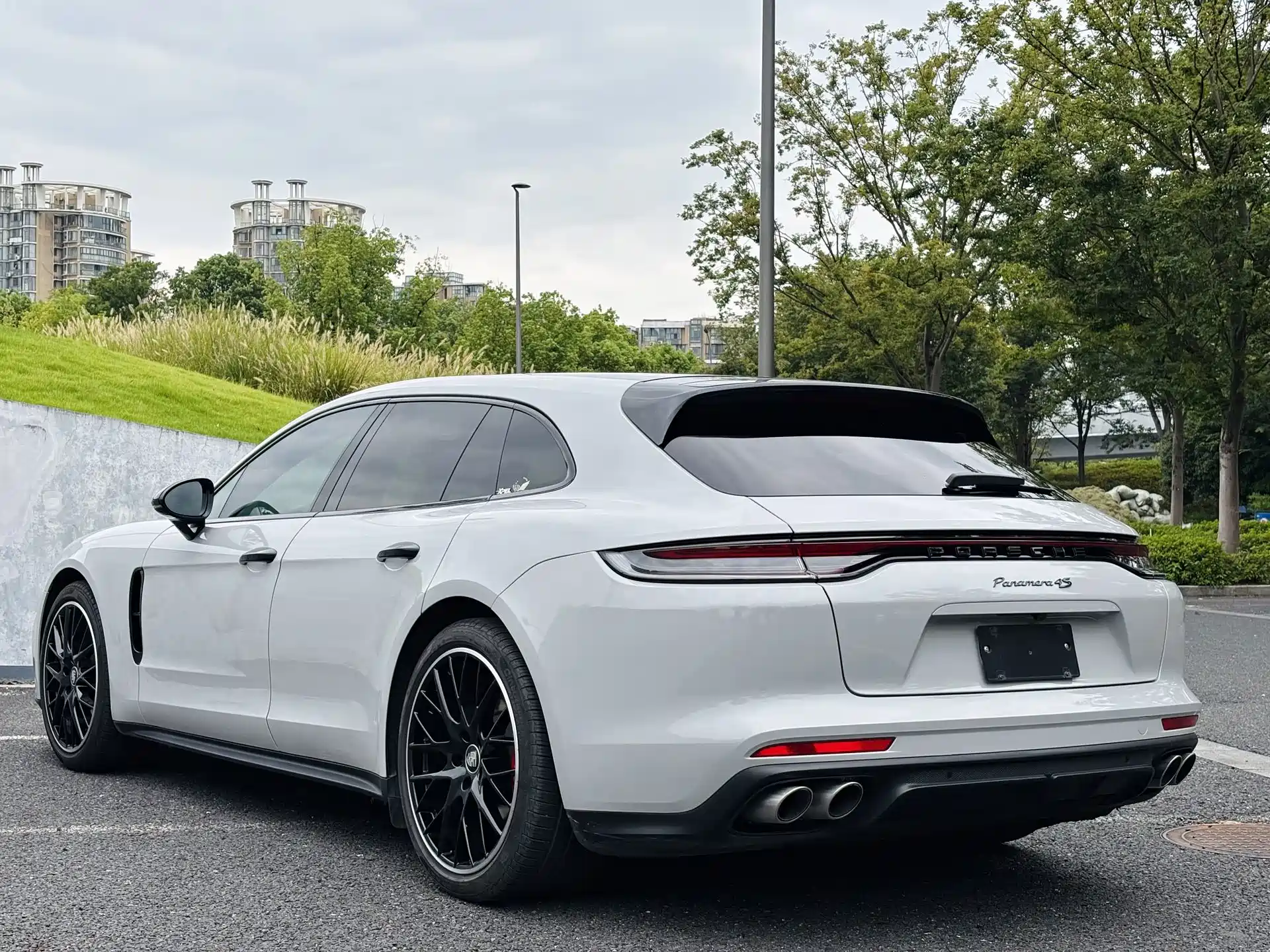Photo 11 - Porsche Panamera