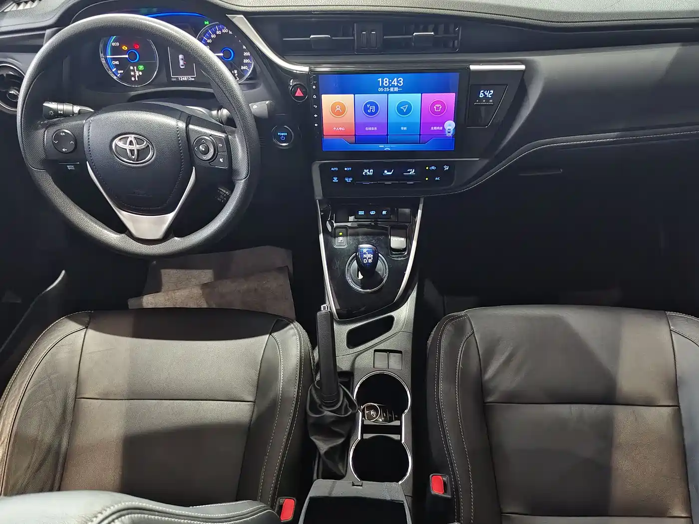 Toyota Corolla Twin Engine E+ 2020 1.8L E-CVT Comfort Edition фото 8