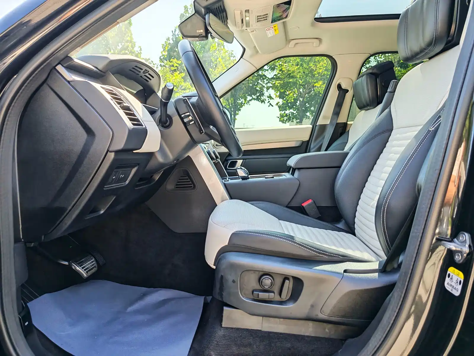Photo 6 - Land Rover Discovery