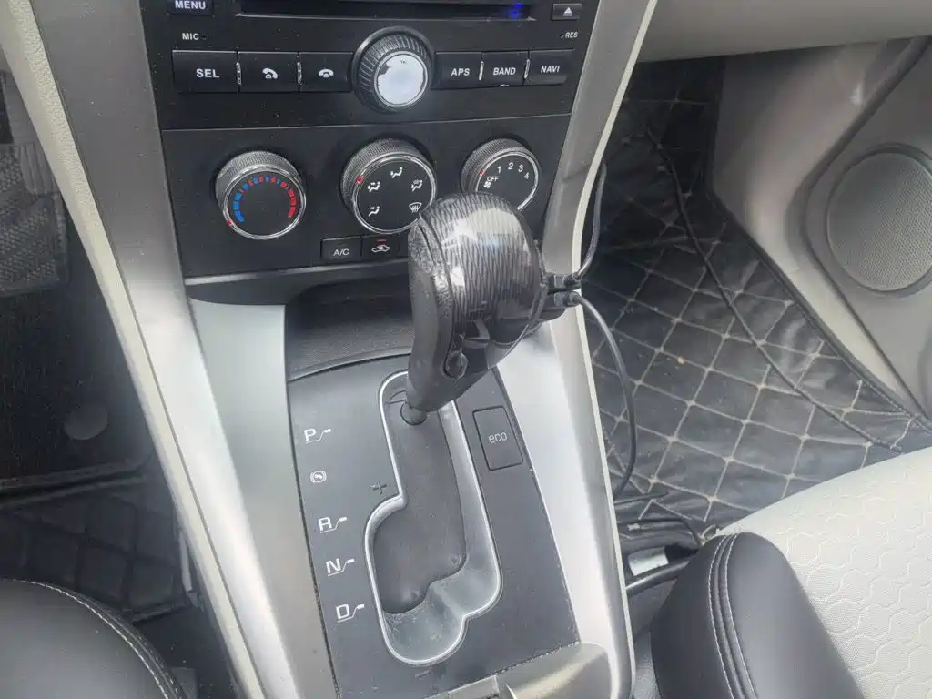 Photo 10 - Chevrolet Captiva