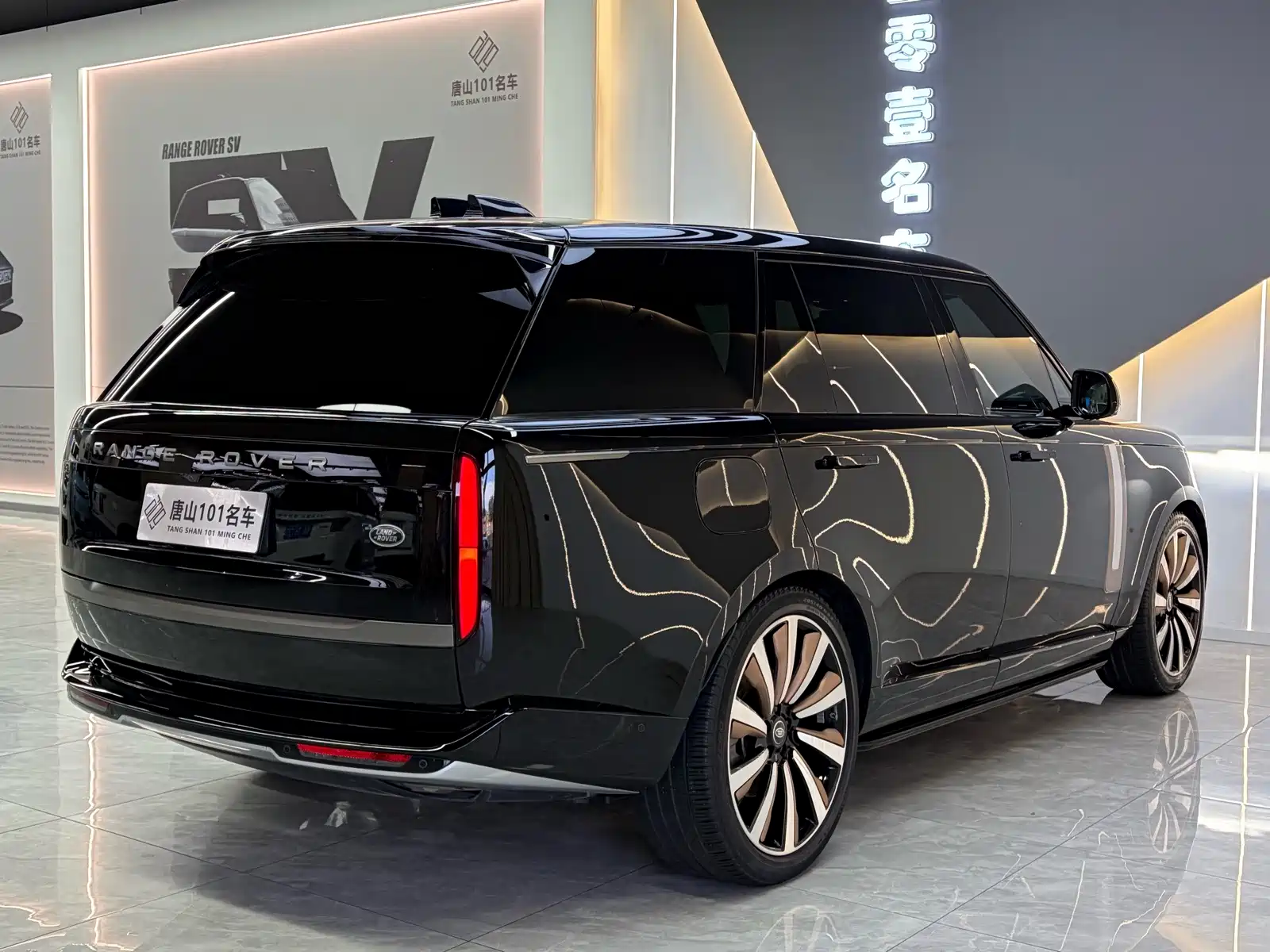 Фото 23 - Land Rover Range Rover