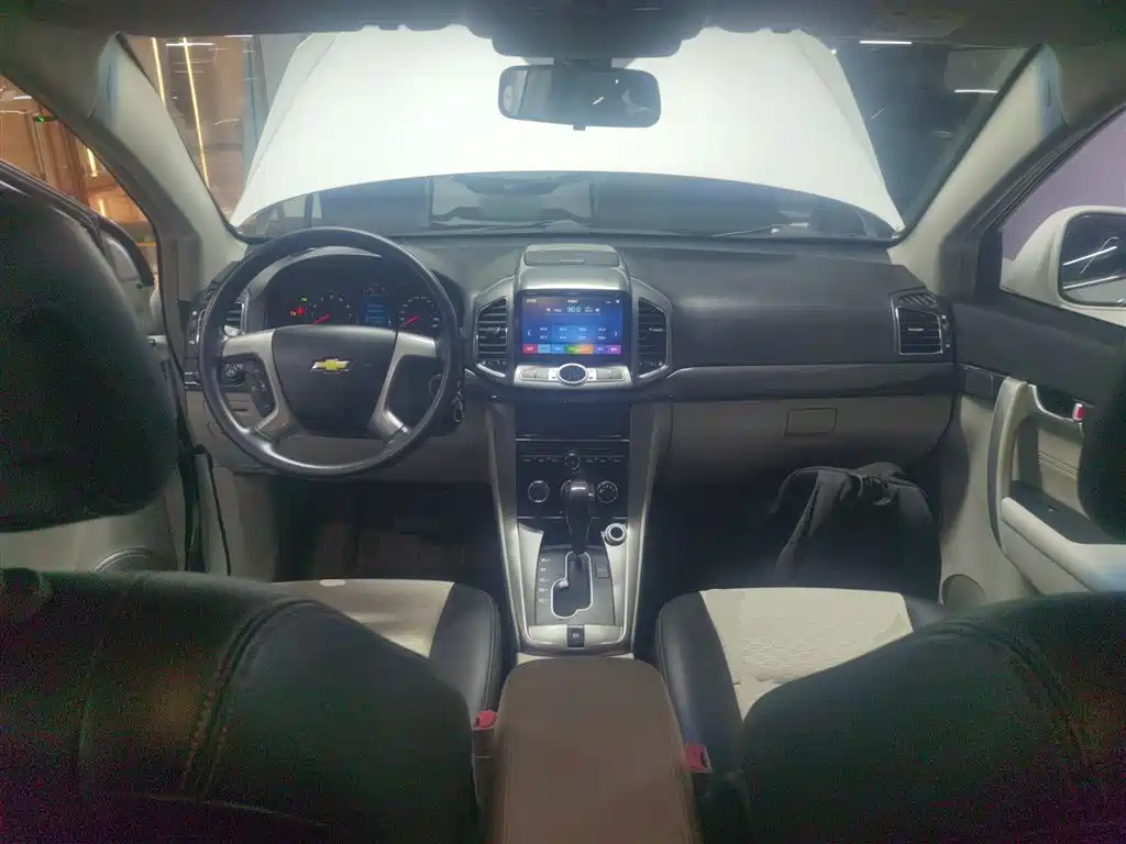 Chevrolet Captiva 2015 2.4L 2WD Urban Edition 5-seater фото 10