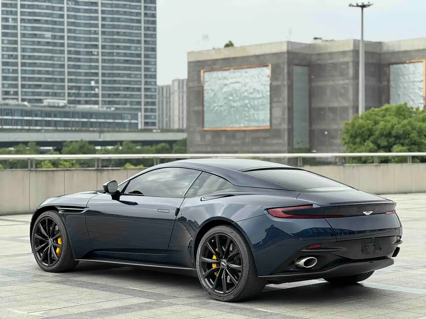 Aston Martin DB11 2019 Model 4.0T V8 Coupe фото 6
