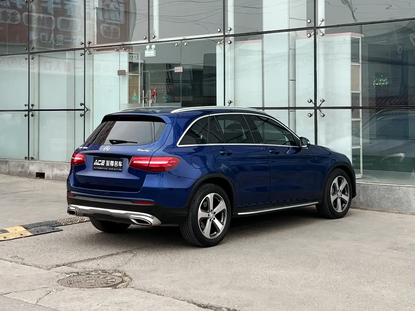Mercedes-Benz GLC 2016 GLC 300 4MATIC Dynamic фото 4