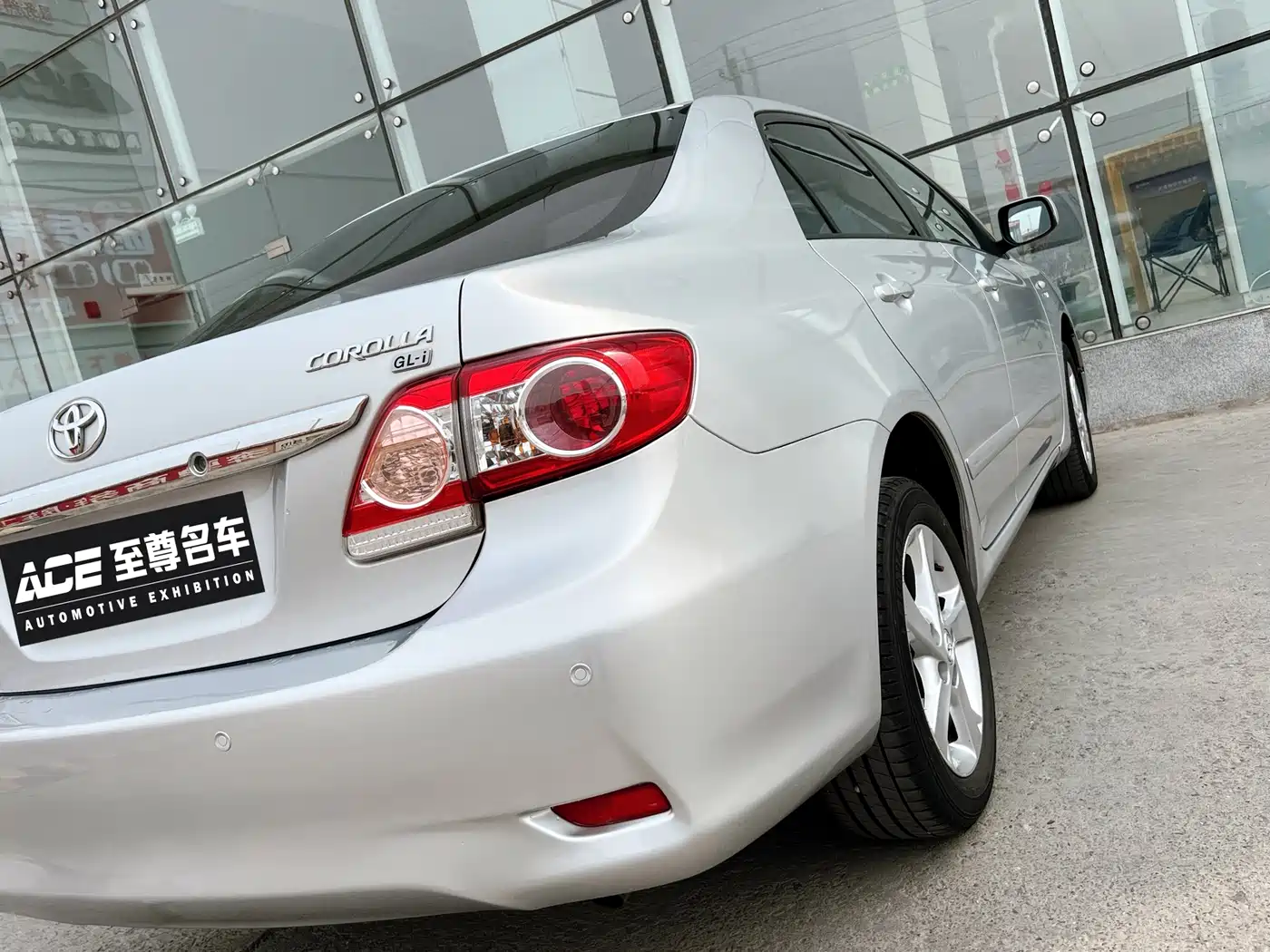 Toyota Corolla 2011 1.8L CVT GL-i фото 9