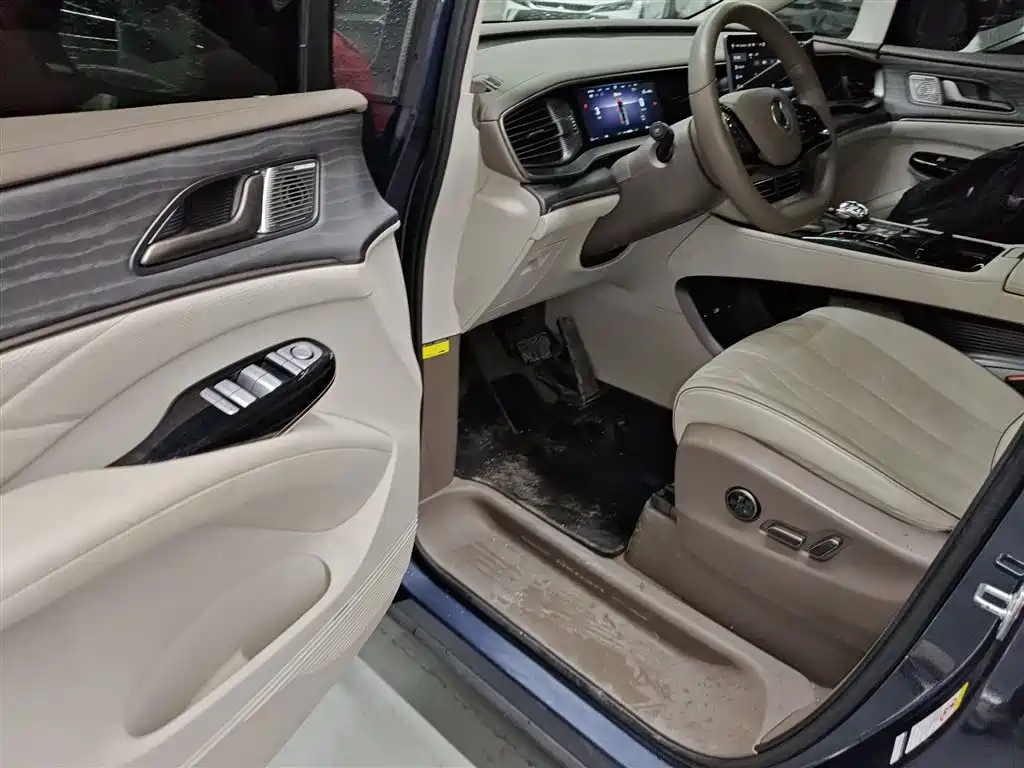 Denza D9 2022 DM-i 970 AWD Flagship фото 12