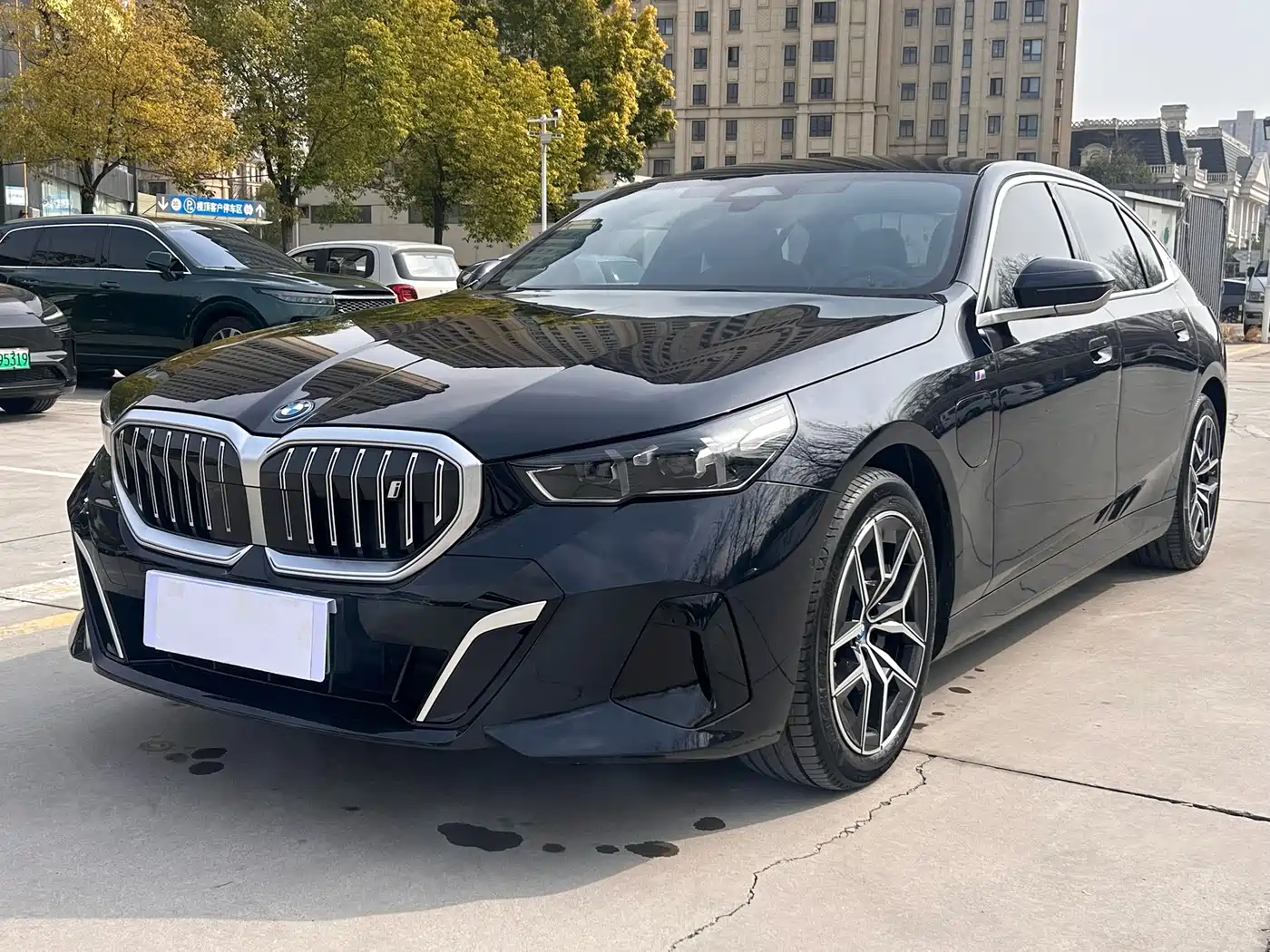 BMW I5