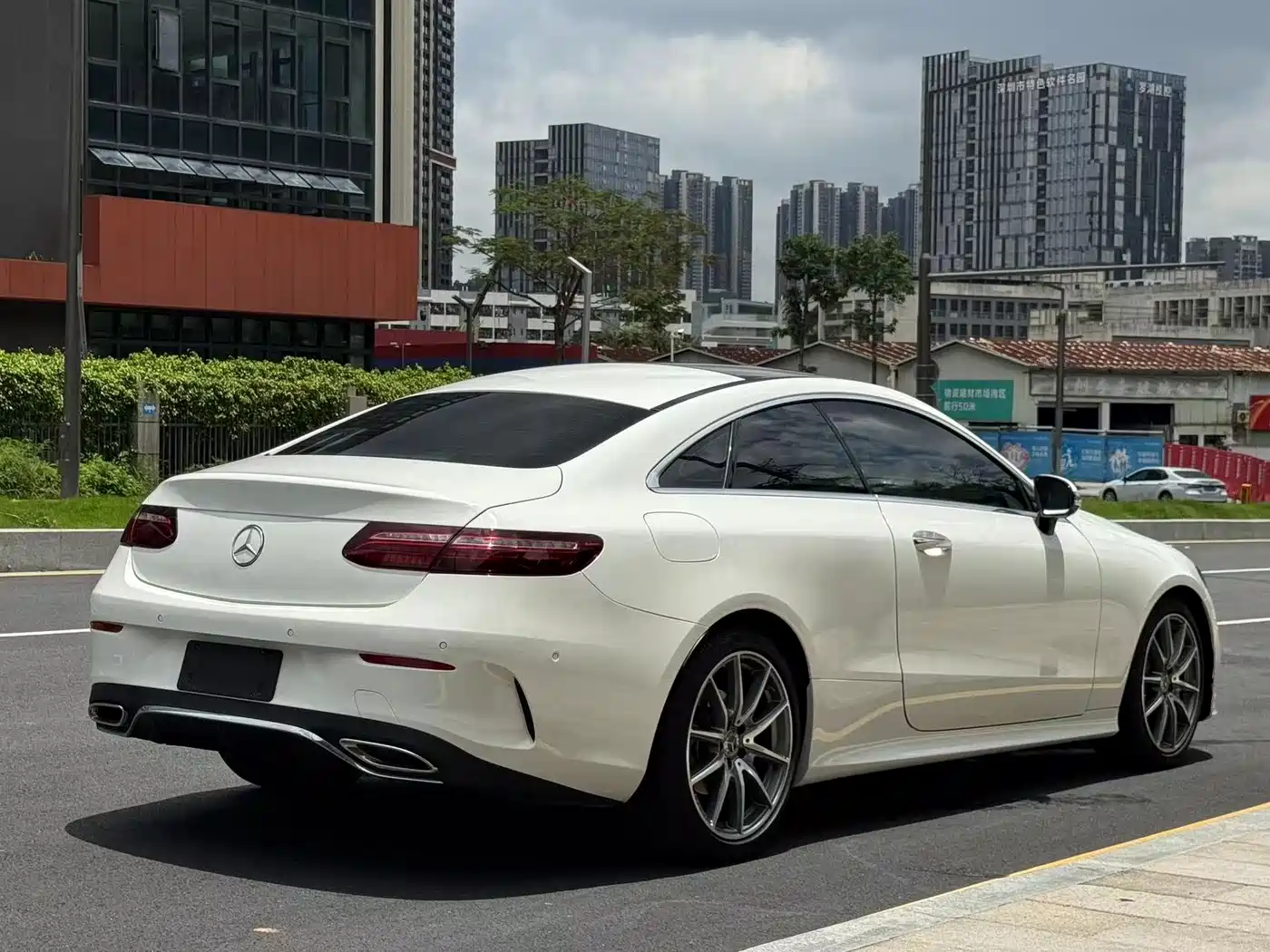 MERCEDES-BENZ E-CLASS (IMPORTED)