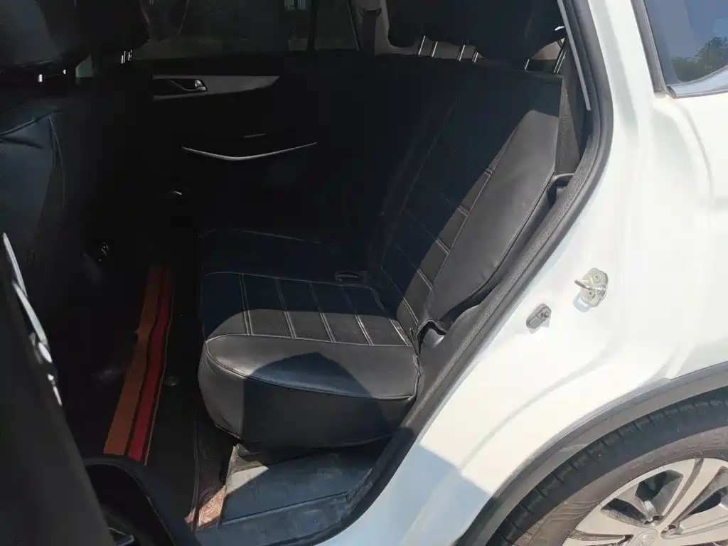 Photo 14 - Changan CS75