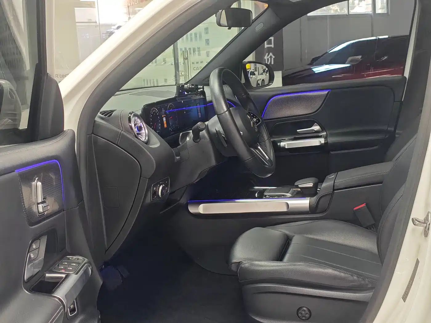 Mercedes-Benz GLB 2022 Model GLB 200 Fashion Edition фото 12