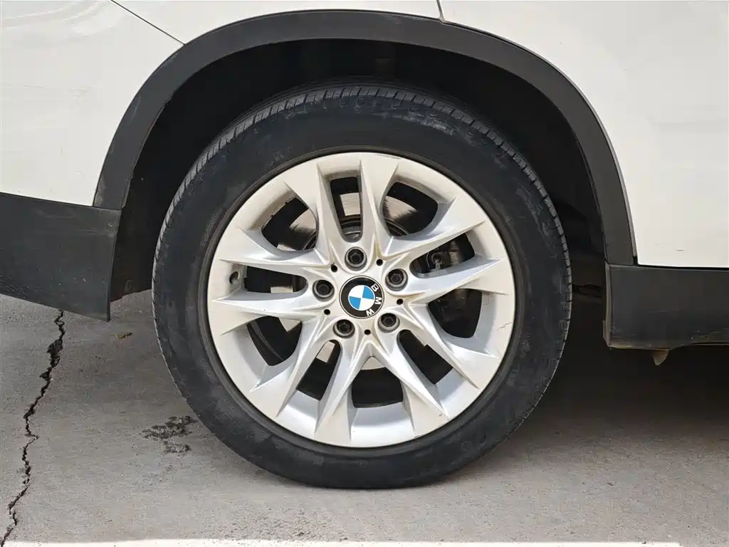 BMW X1 2015 Model sDrive18i Fashion Advanced Edition фото 22