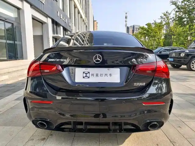 Mercedes-Benz A-Class AMG 2025 AMG A 35 L 4MATIC фото 6