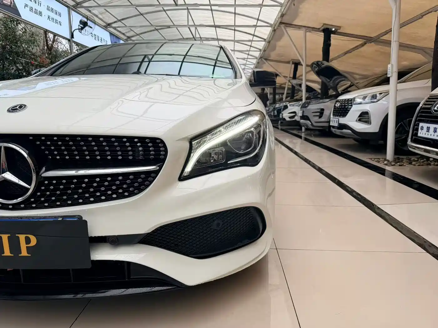 MERCEDES-BENZ CLA