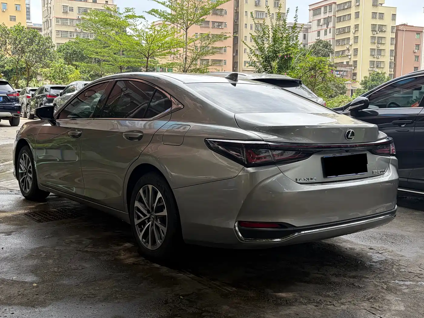 Lexus ES 2025 200 Ultimate Edition фото 9