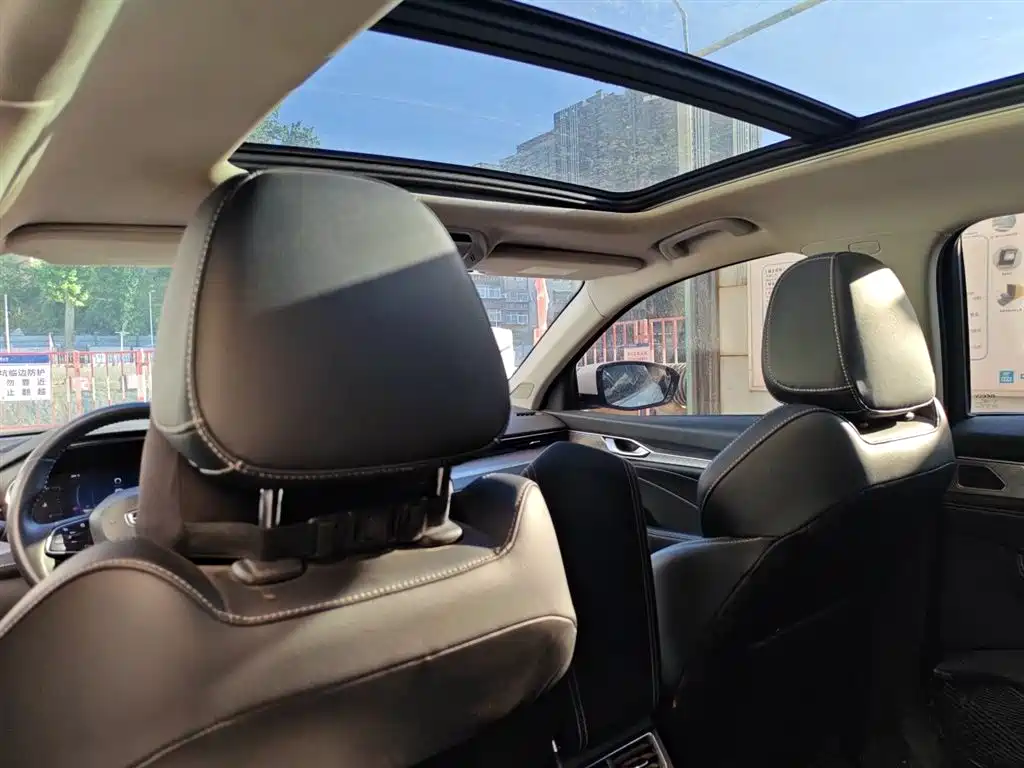 Фото 9 - Geely Preface