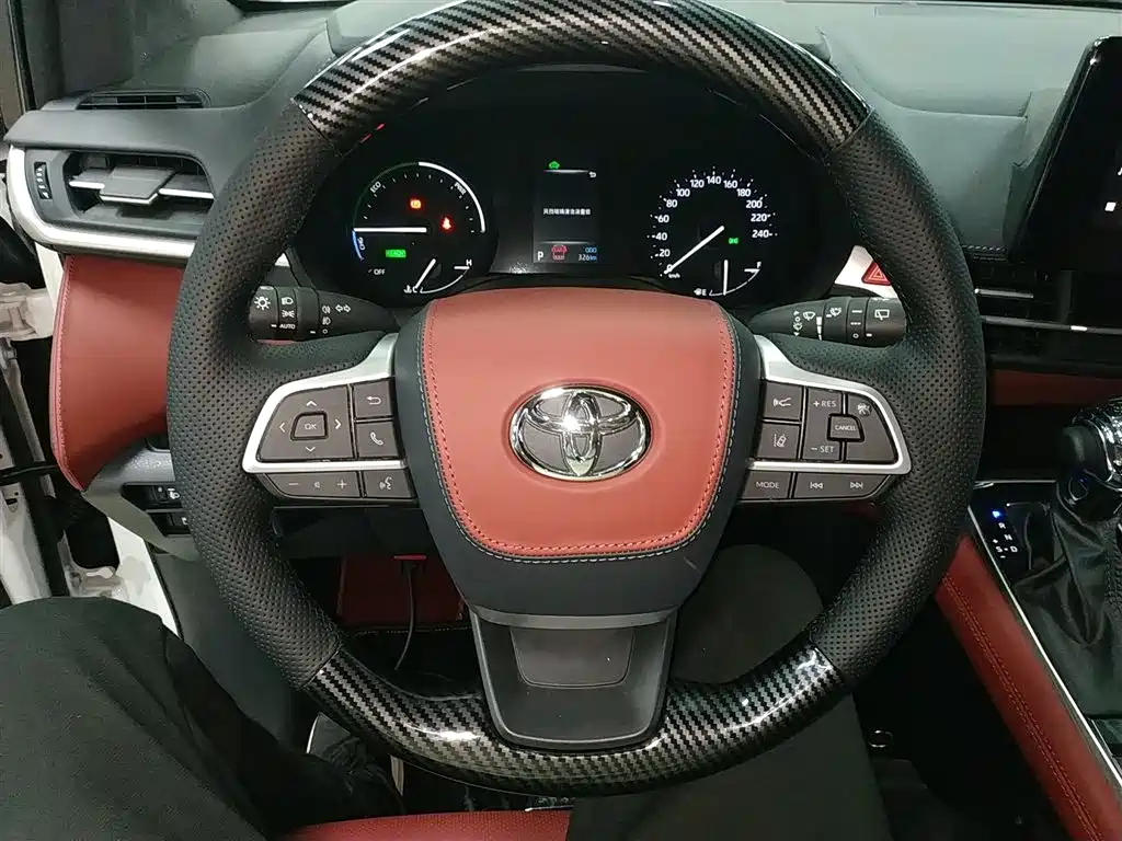 Toyota Granvia 2024 2.5L Hybrid Comfort фото 11