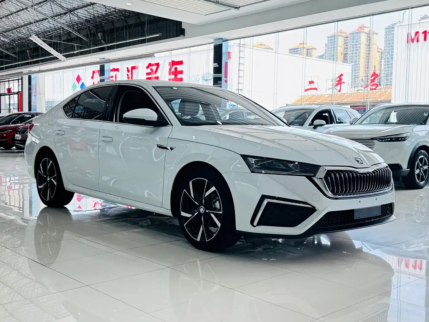 Škoda Octavia 2023 Facelift PRO TSI280 Premium Edition фото 3
