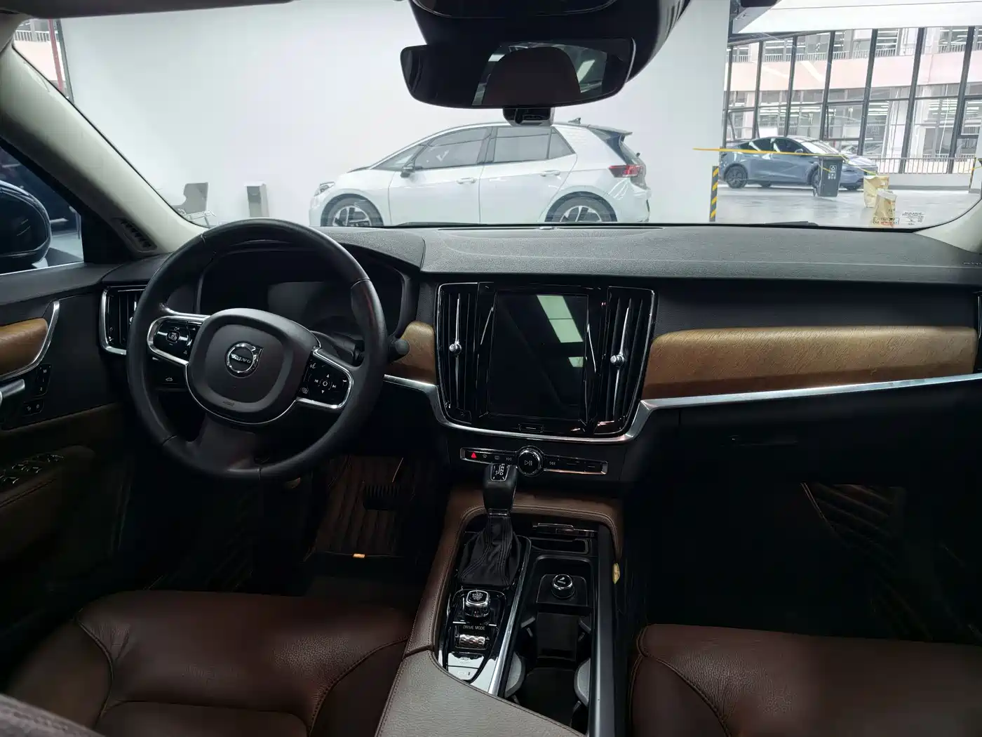 Volvo S90 2020 T5 Momentum Luxury Edition фото 8