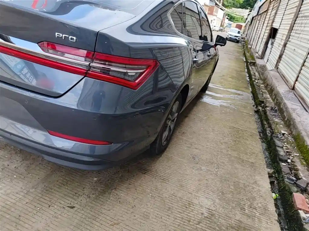 BYD Qin Pro 2018 1.5TI Automatic Smart Connected Dynamic Edition фото 8
