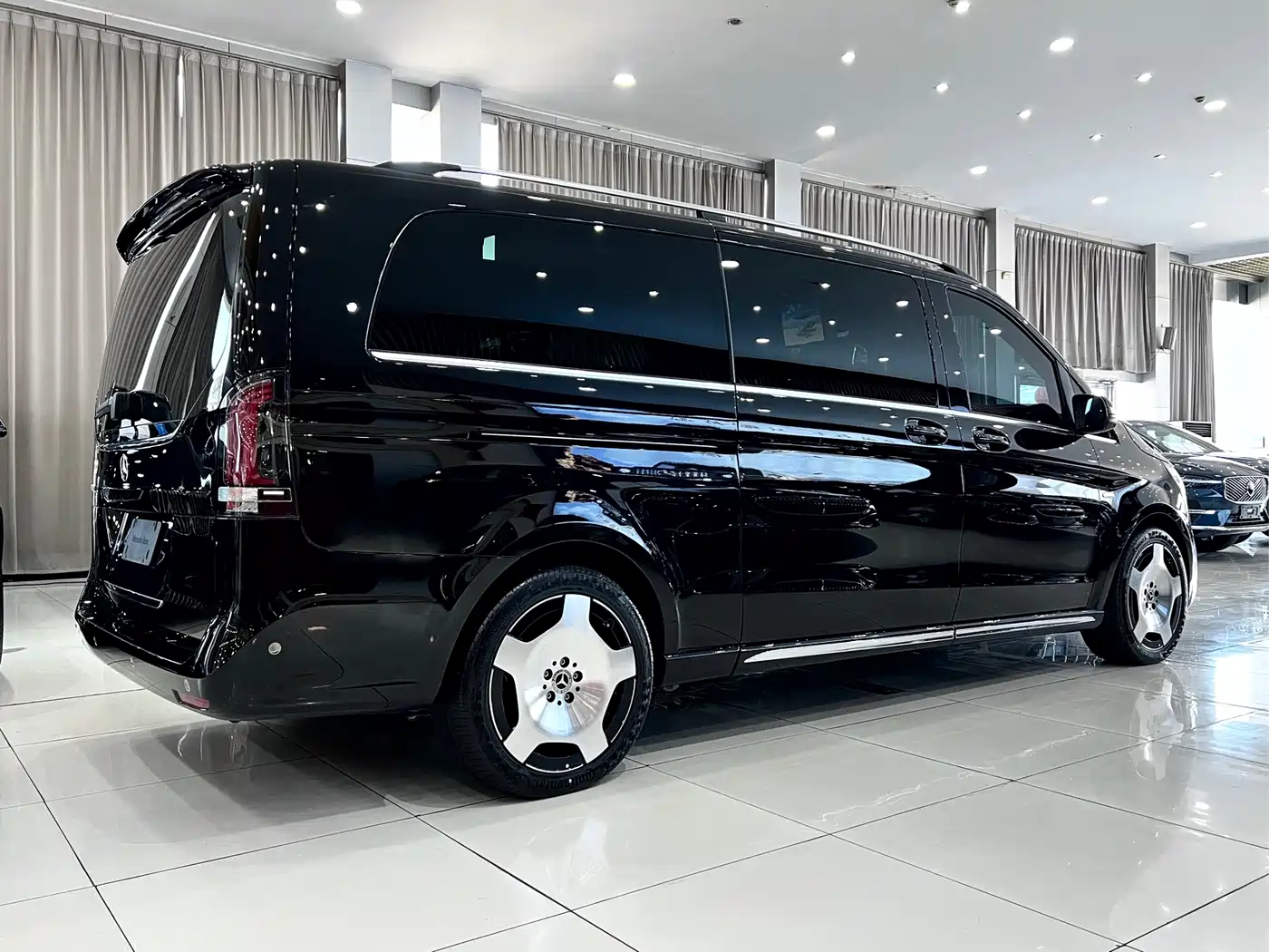 MERCEDES-BENZ V-CLASS