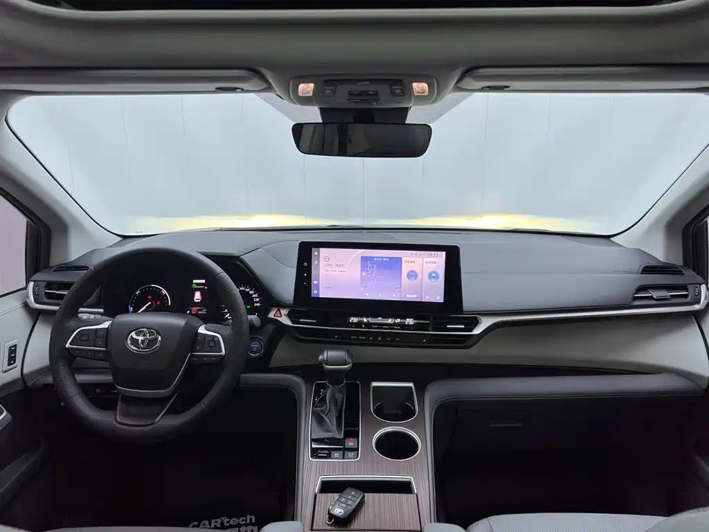Toyota Granvia 2024 2.5L Hybrid Premium PLUS фото 19