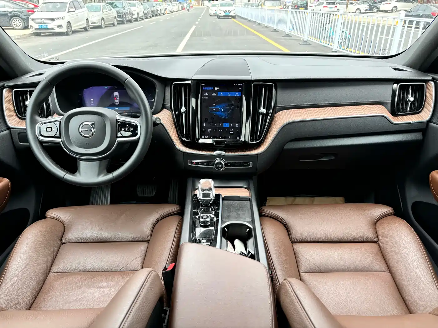 Volvo XC60 Plug-in Hybrid 2022 2023 T8 Plug-in Hybrid Long Range AWD Smart Vision Luxury