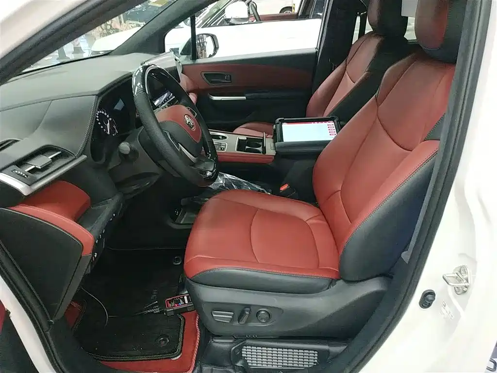 Toyota Granvia 2024 2.5L Hybrid Comfort фото 15