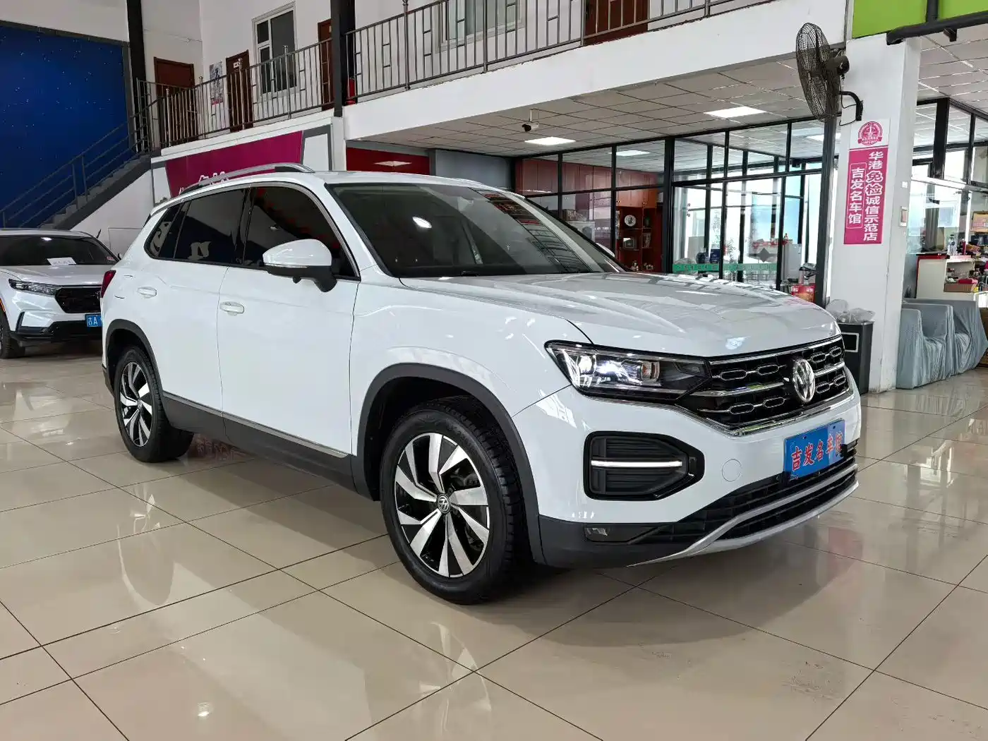 Volkswagen Tayron 2019 330TSI 2WD Luxury China VI фото 3
