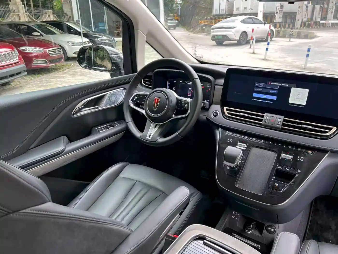 Hongqi HQ9 PHEV 2024 Model 2.0T AWD Business Edition фото 8
