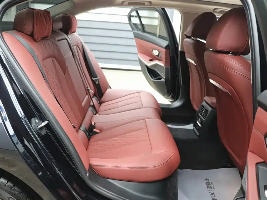 BMW 3 Series 2025 330Li M Sport Night Edition фото 25