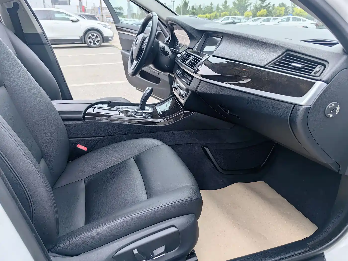 BMW 5 Series 2017 525Li Leading Edition фото 9