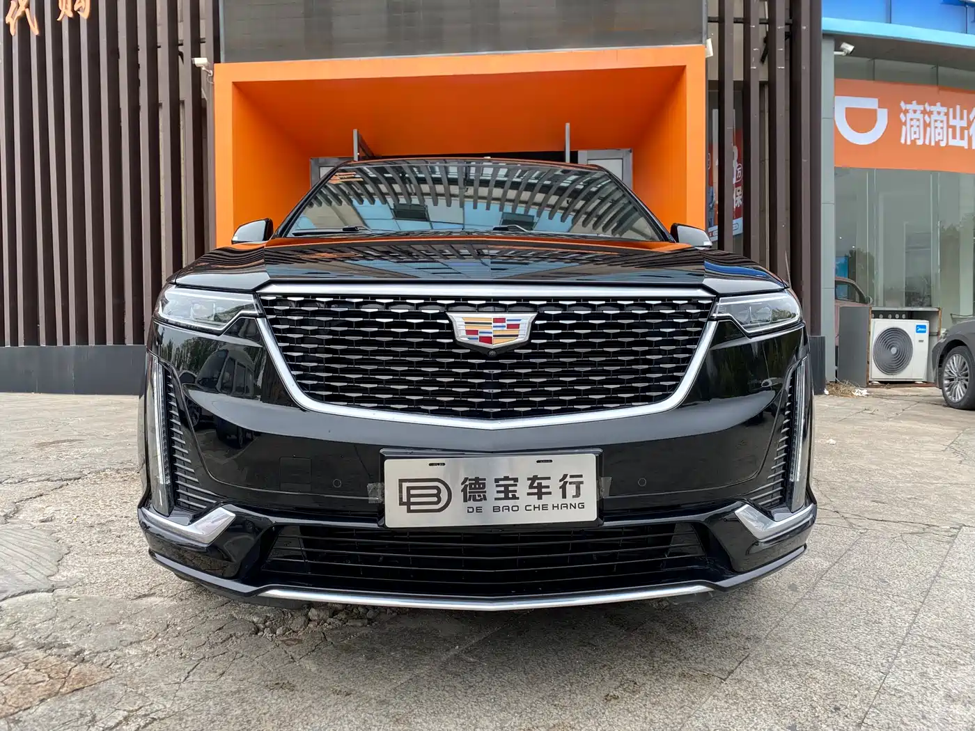 CADILLAC XT6