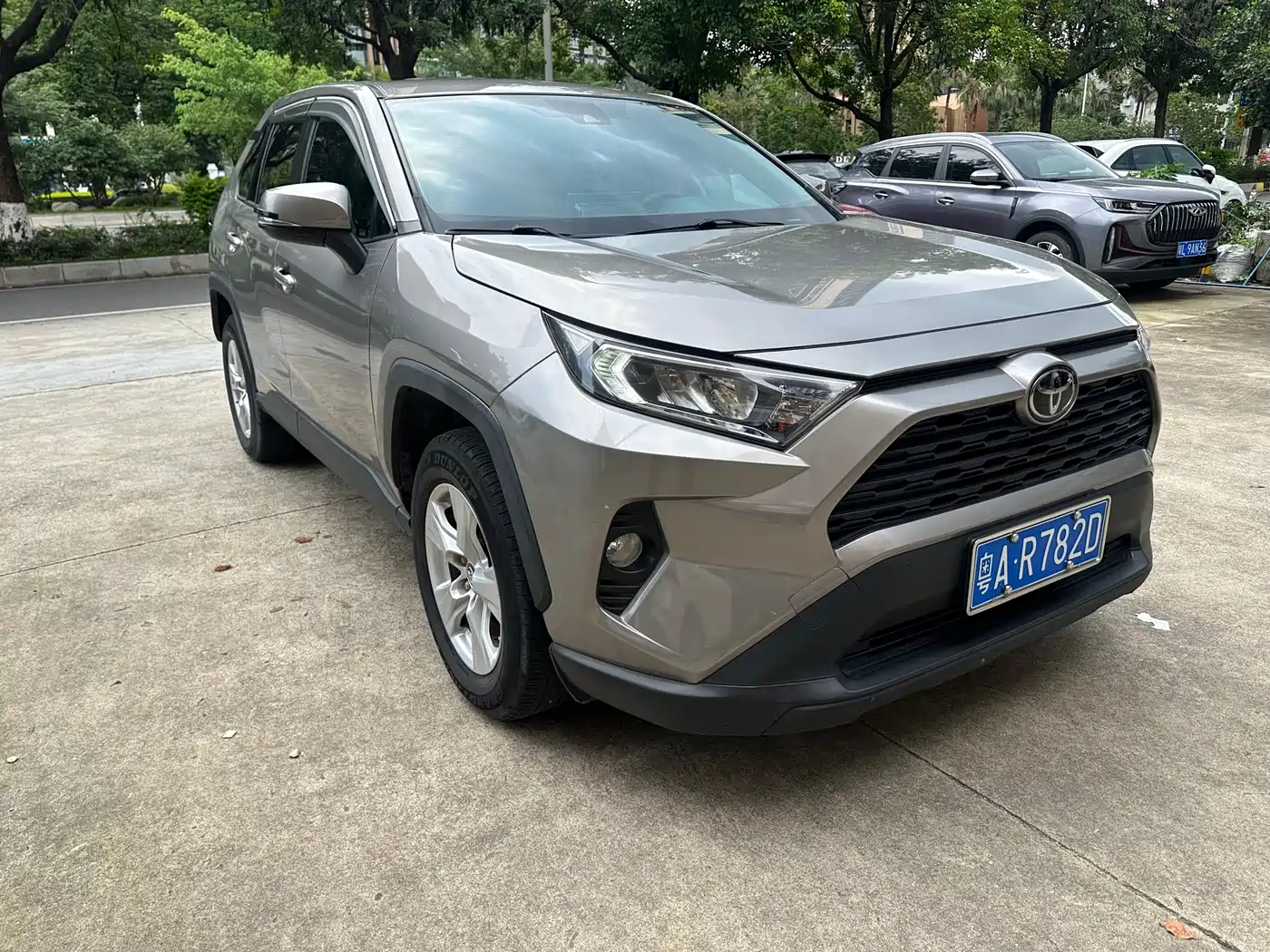 Toyota RAV4 Rongfang 2020 2.0L CVT 2WD Urban Edition фото 3