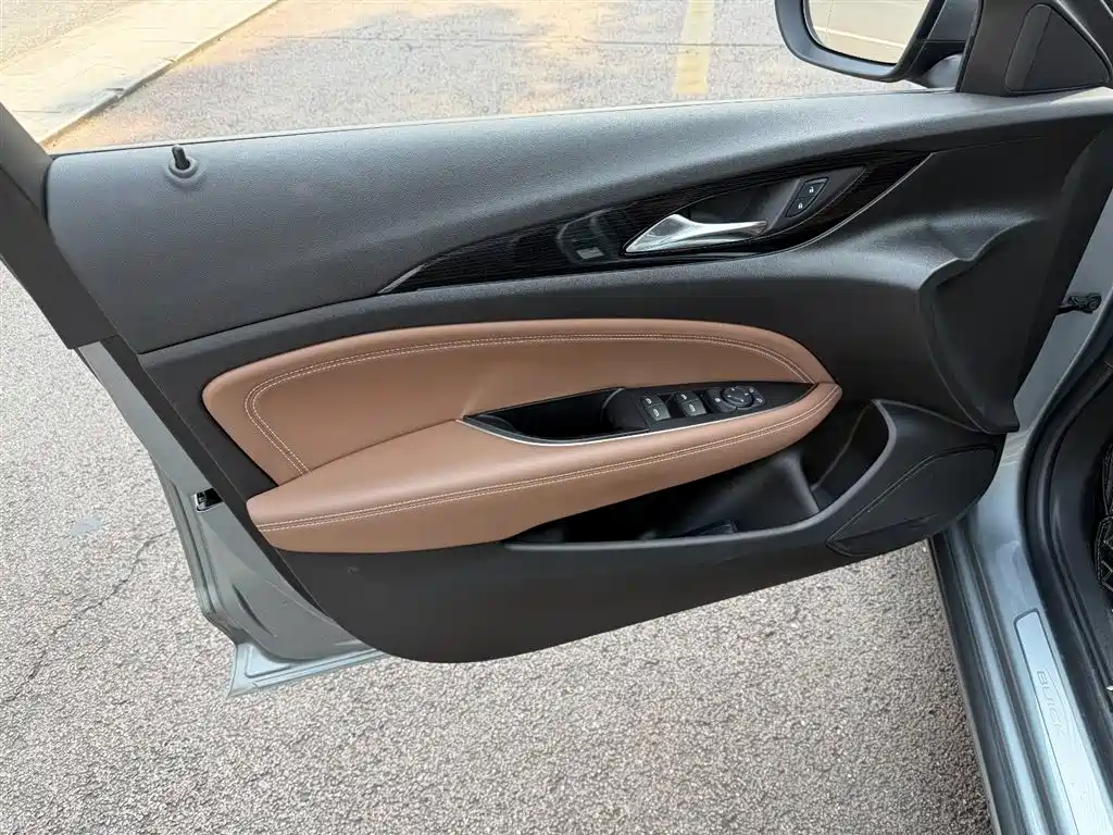 BUICK REGAL