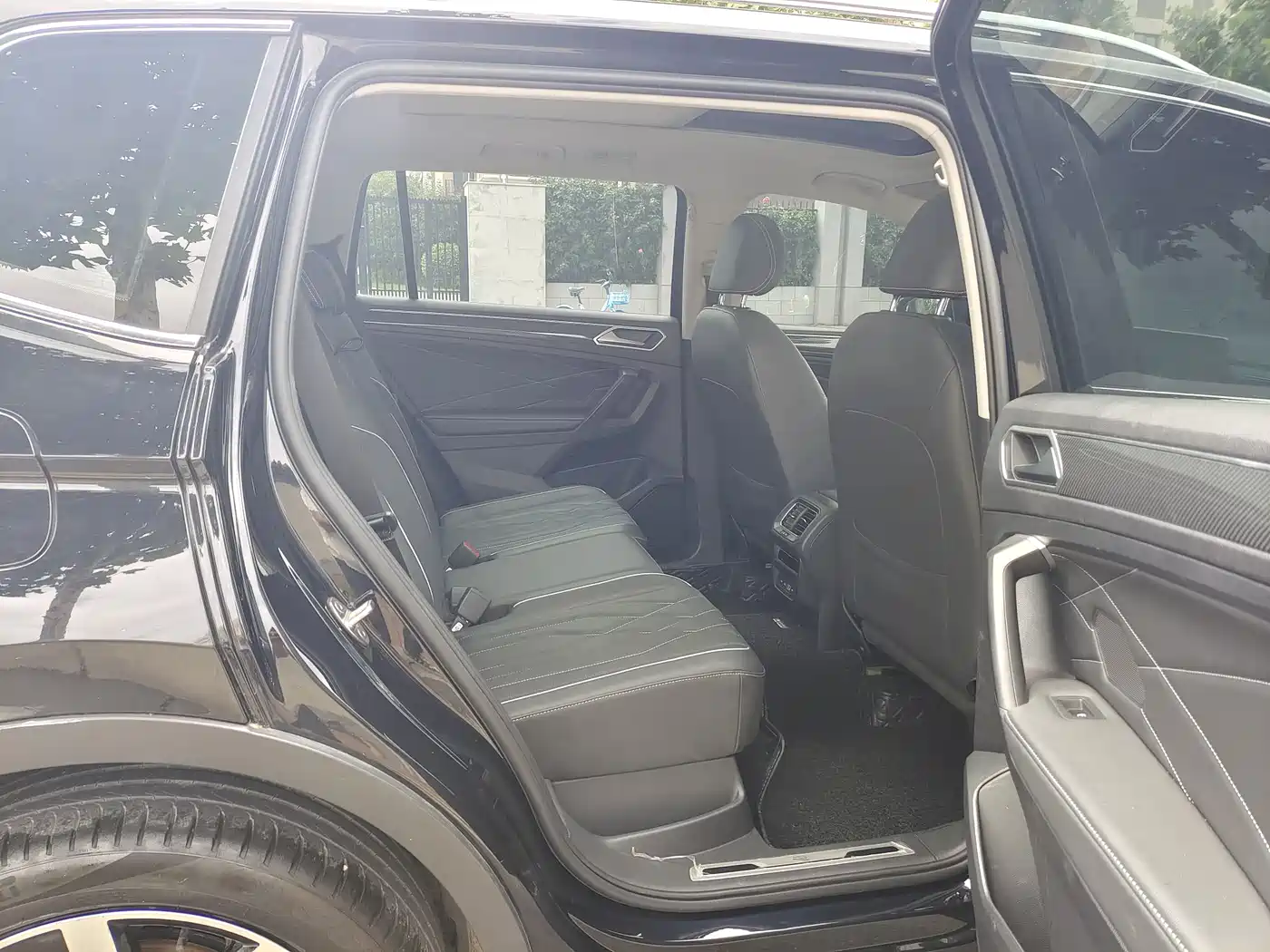 Volkswagen Tiguan L 2022 330TSI Auto 2WD R-Line Premium Edition фото 12