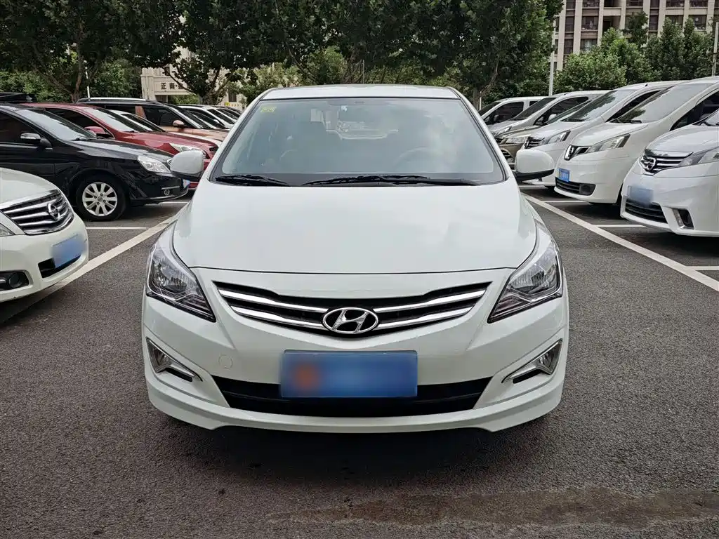 Hyundai Verna 2014 1.4L Automatic Smart GLS фото 4
