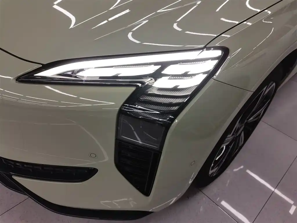 Hongqi EH7 2024 640 Pro+ AWD Edition фото 24