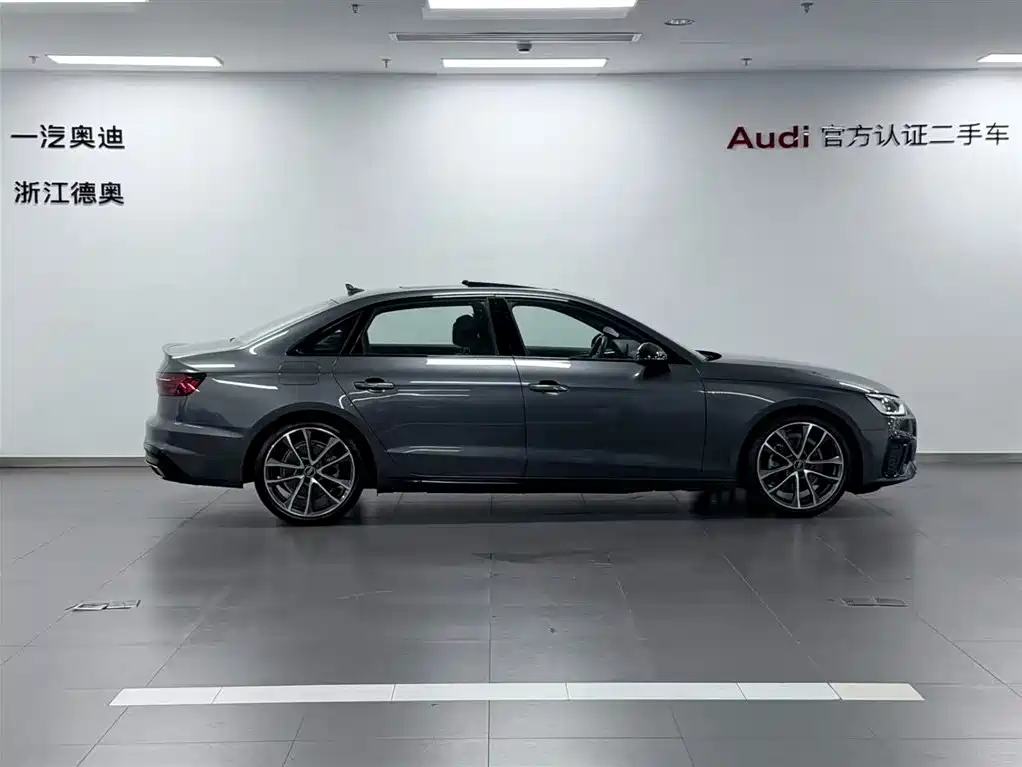 Audi A4L 2023 40 TFSI quattro Luxury Sport фото 3