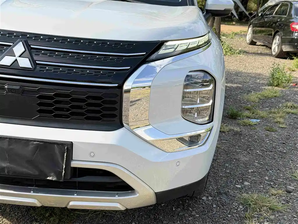 Mitsubishi Outlander 2023 2023 1.5T CVT 4WD Excellence Edition 5-seater