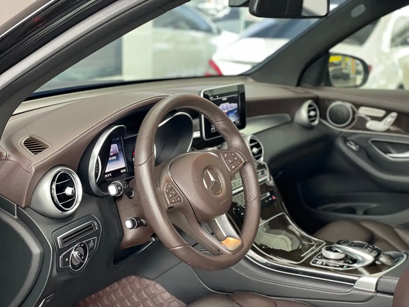 Mercedes-Benz GLC 2016 GLC 260 4MATIC Dynamic фото 16