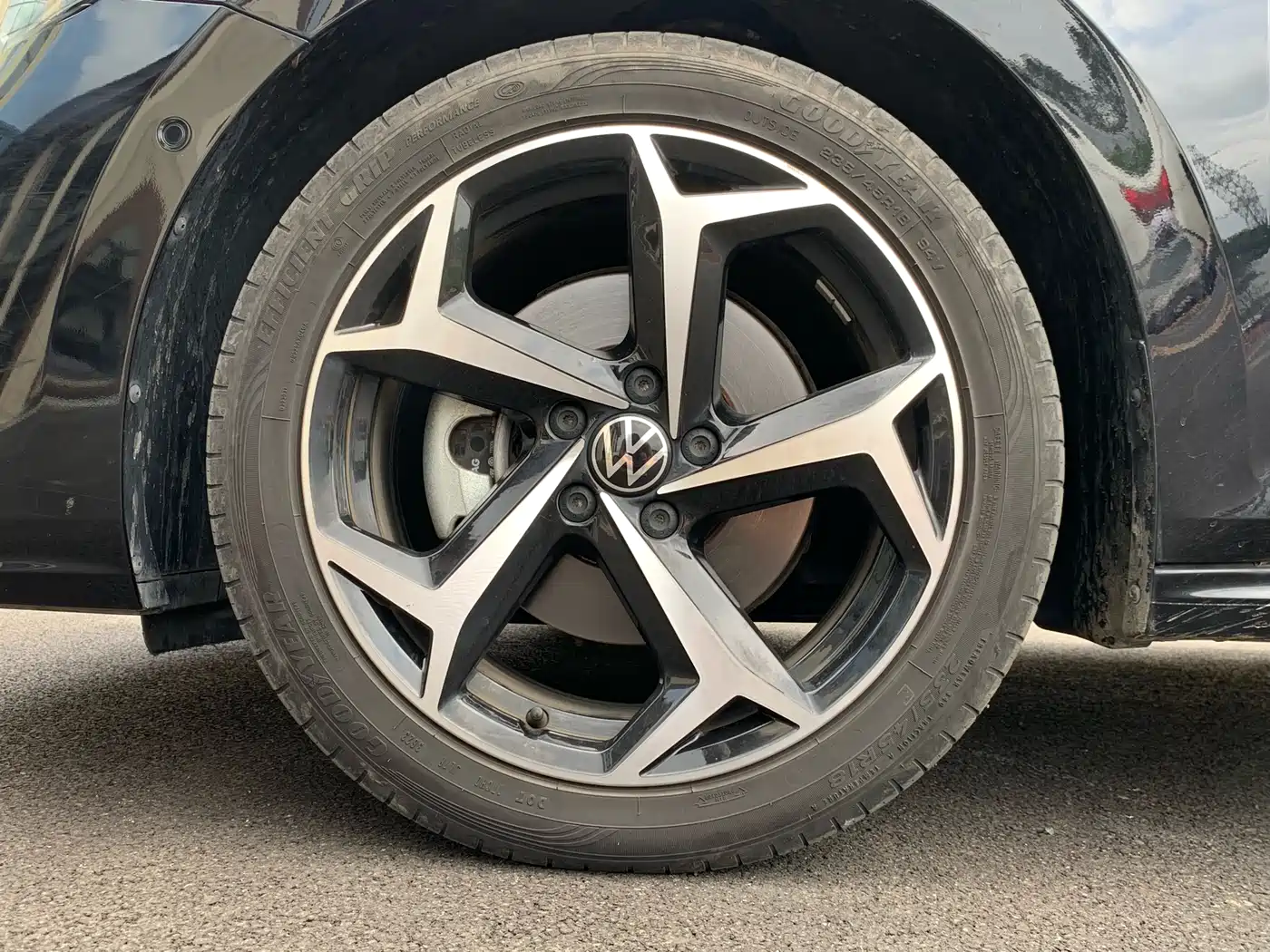 Volkswagen Passat 2023 330TSI Starlight Luxury Edition фото 8