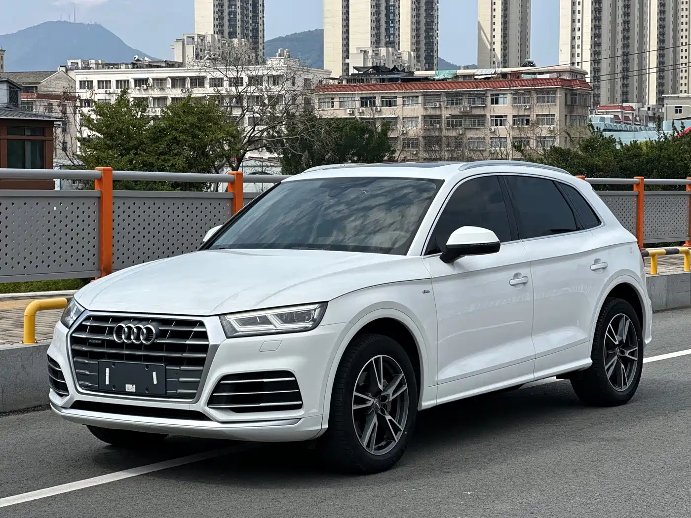 Audi Q5L 2020 40 TFSI Prestige Progressive