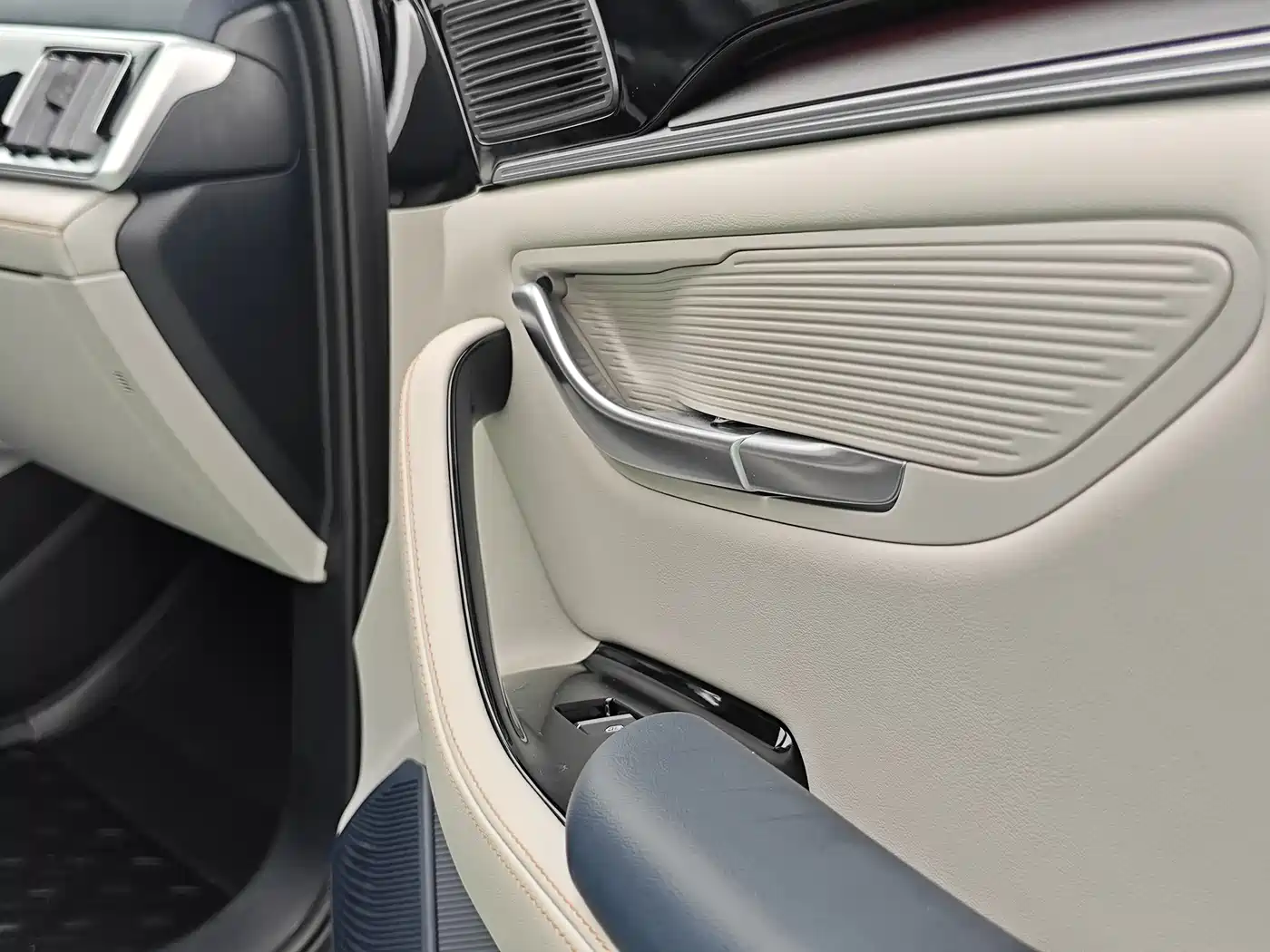 BYD Song PLUS PHEV 2021 DM-i 110KM Flagship PLUS фото 15