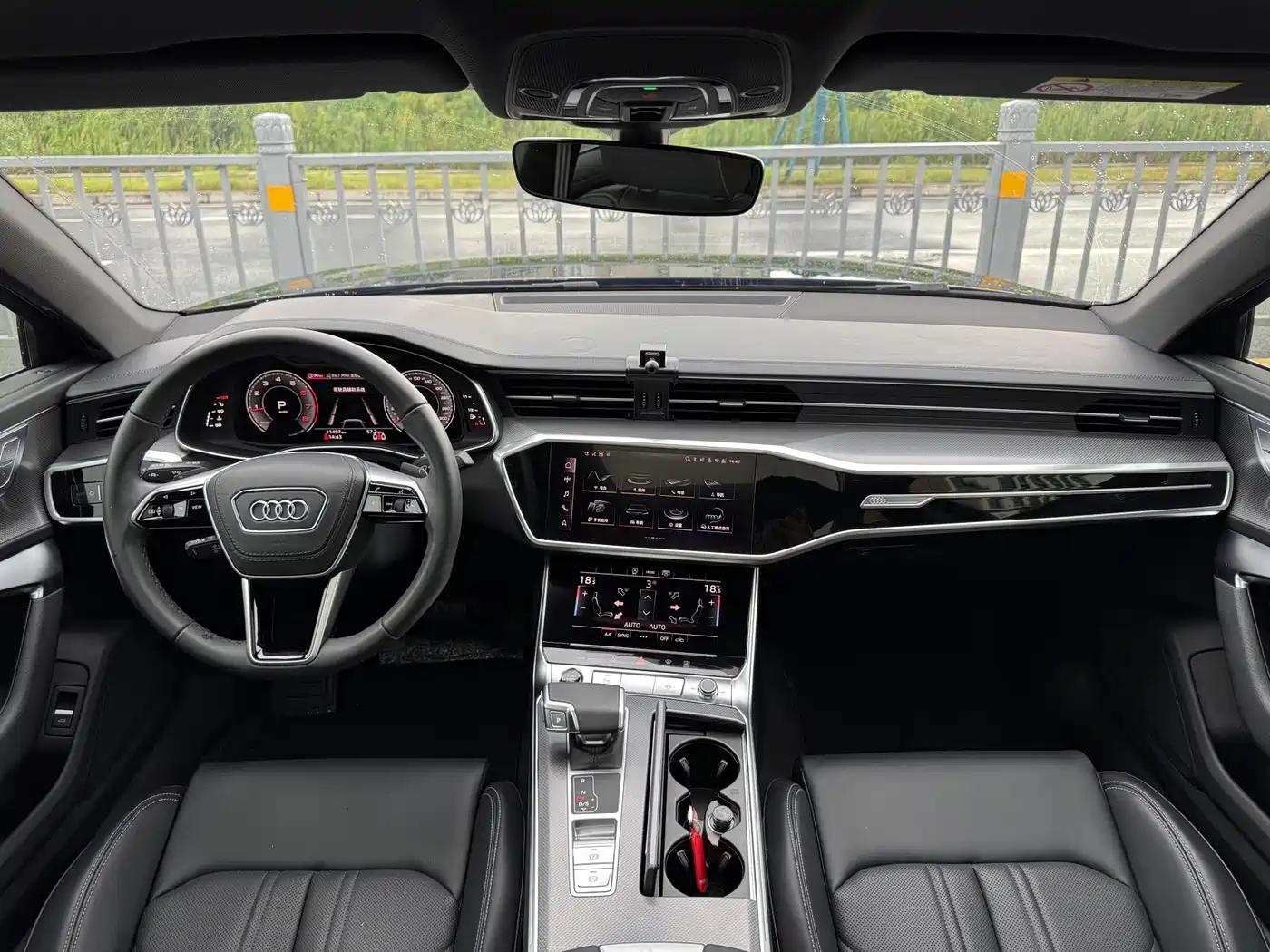 Фото 13 - Audi A6L