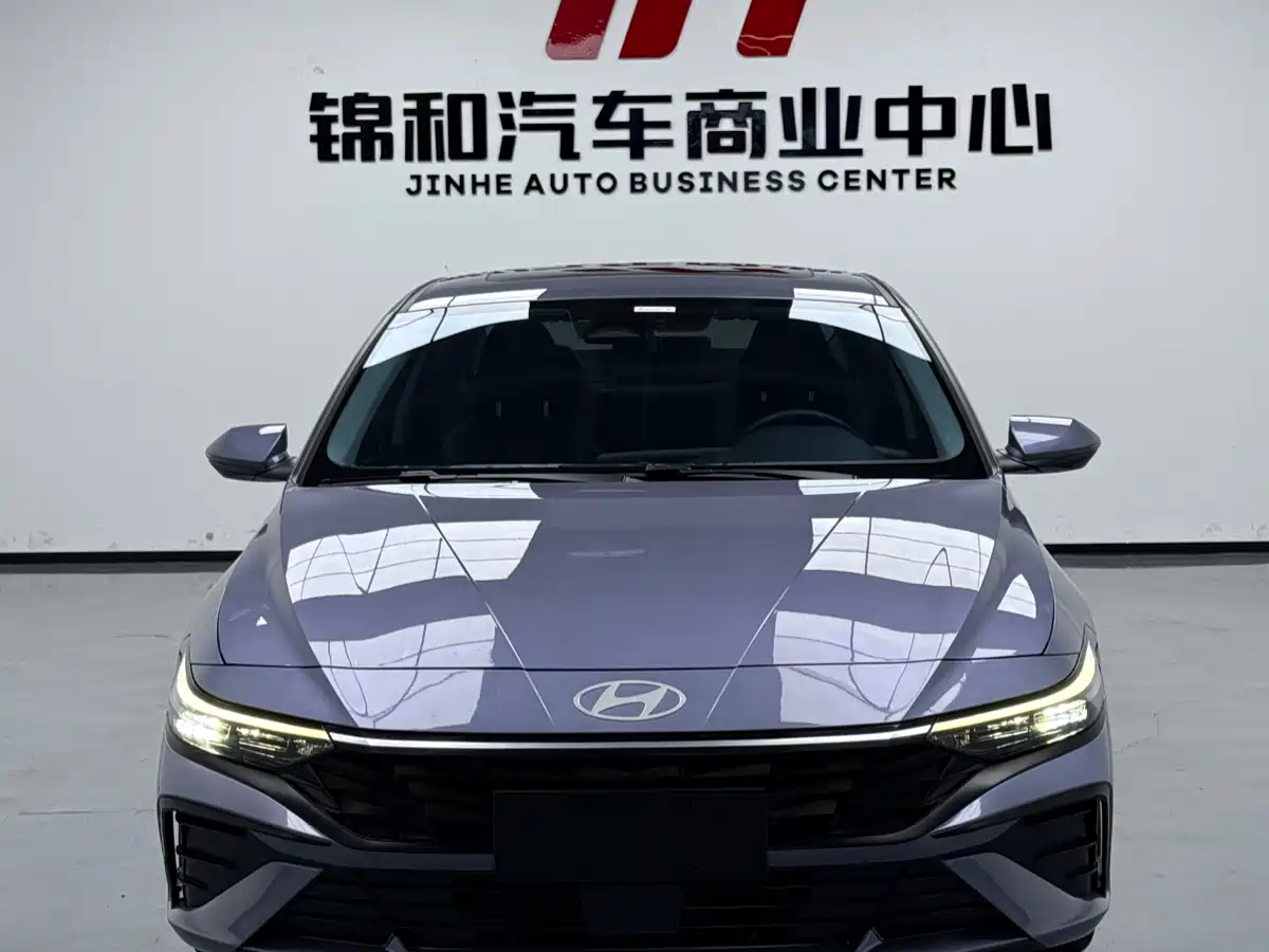 Hyundai Elantra 2023 Model 1.5L CVT LUX Premium Edition фото 2