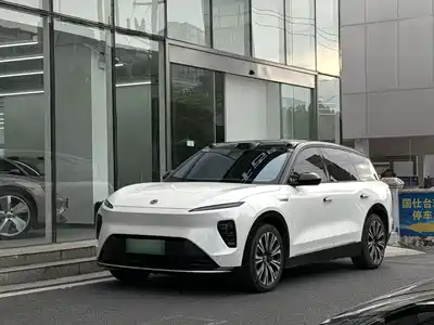 NIO ES8