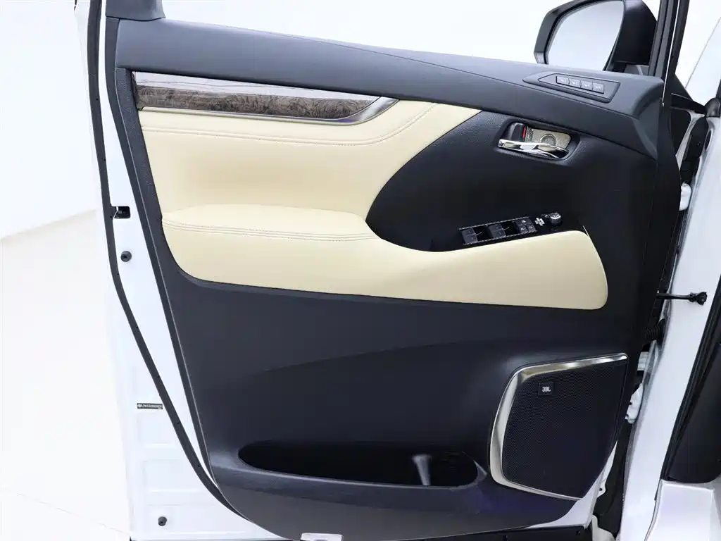 Toyota Alphard 2023 Dual Hybrid 2.5L Ultimate Gold Edition фото 6